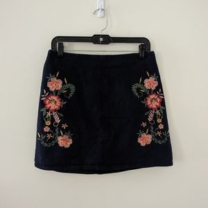 Francesca's Mi Ami Navy Blue mini Skirt with Stitched floral Design Sz L